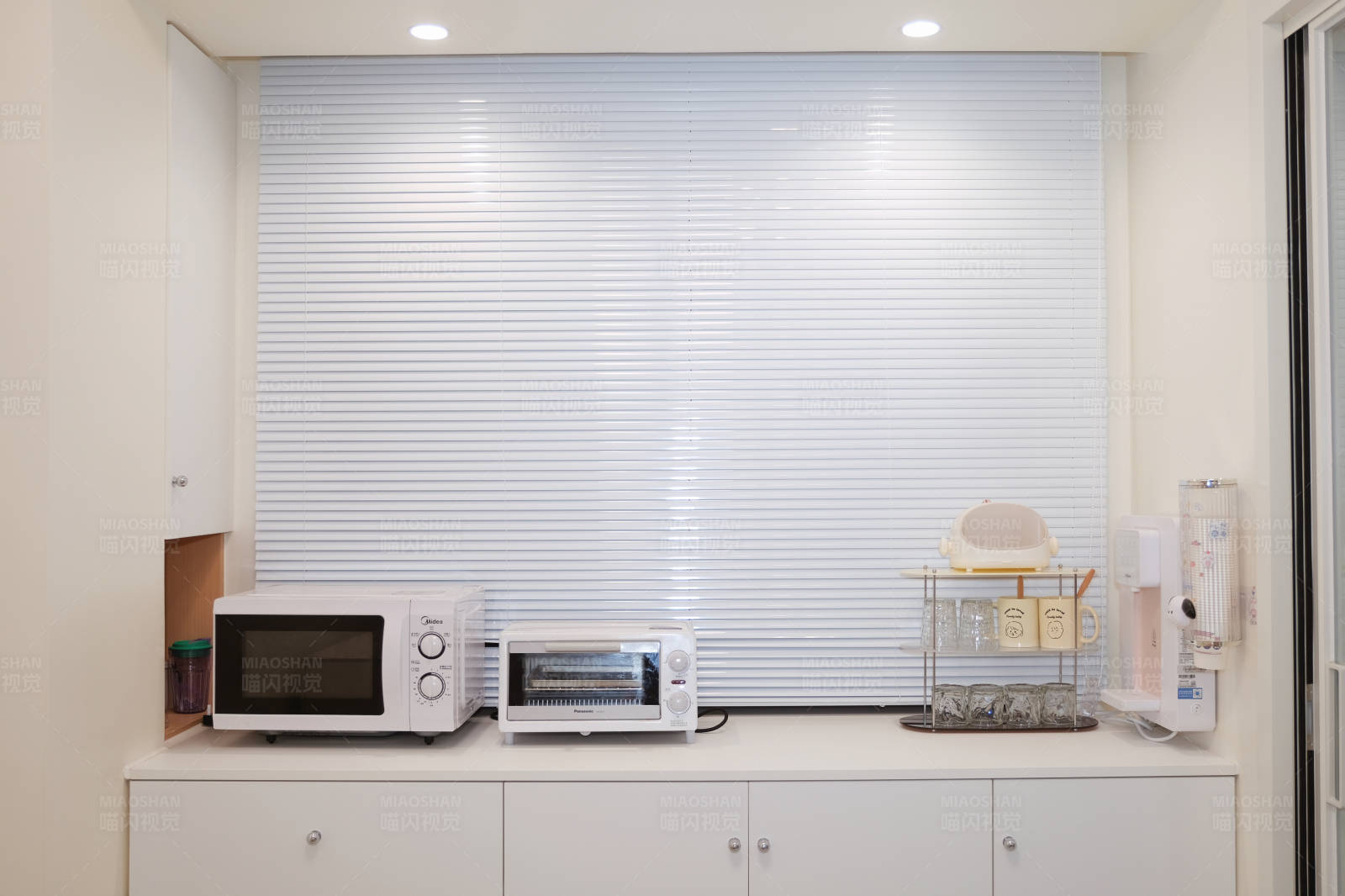 简洁厨房电器角图片