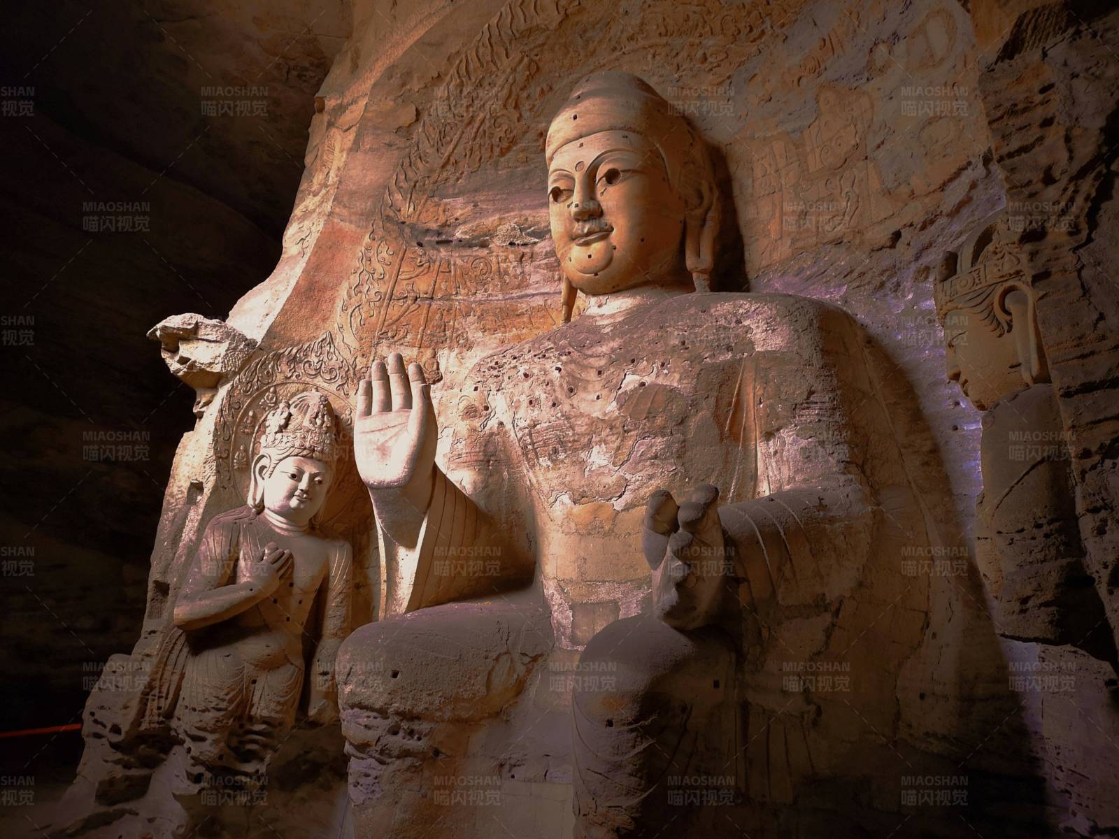石窟佛像图片