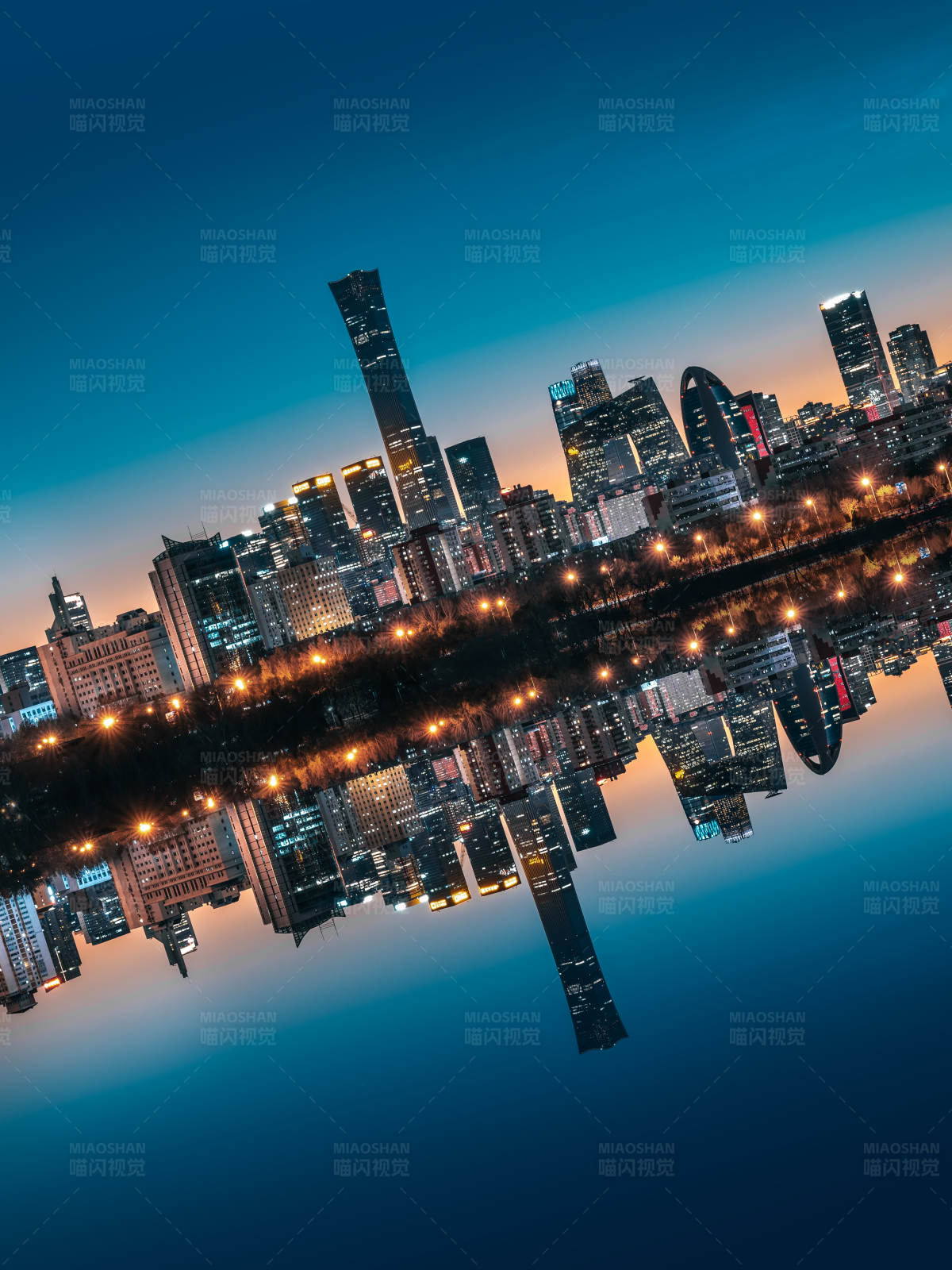 北京城市夜景倒影图片