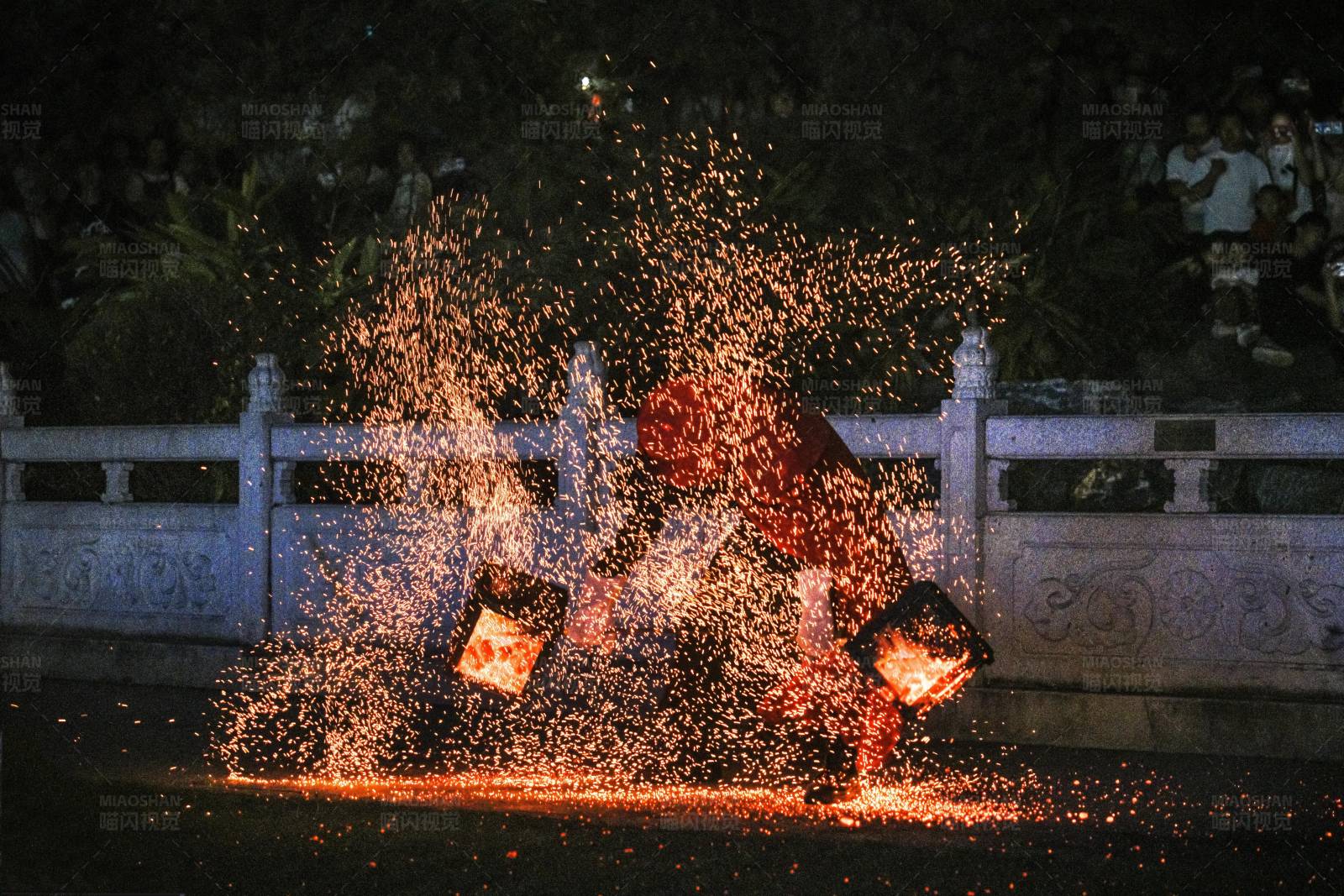 非遗火壶表演图片