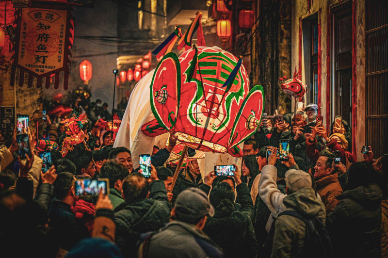 元宵节灯笼游行图片