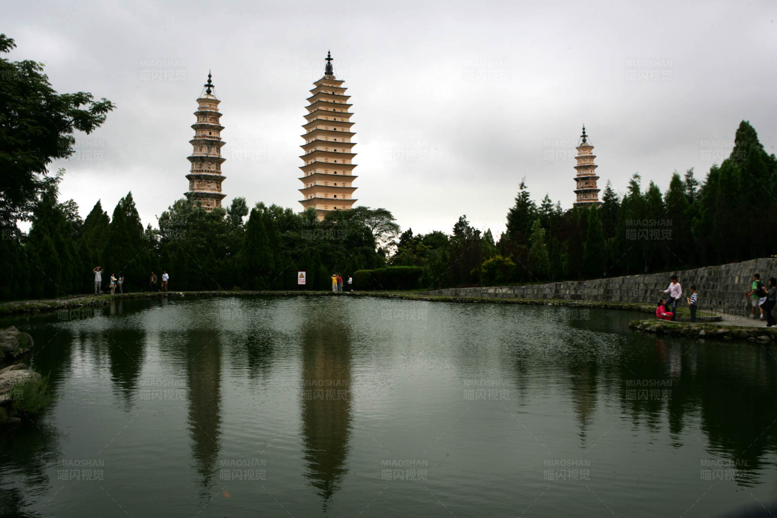 大理崇圣寺三塔图片