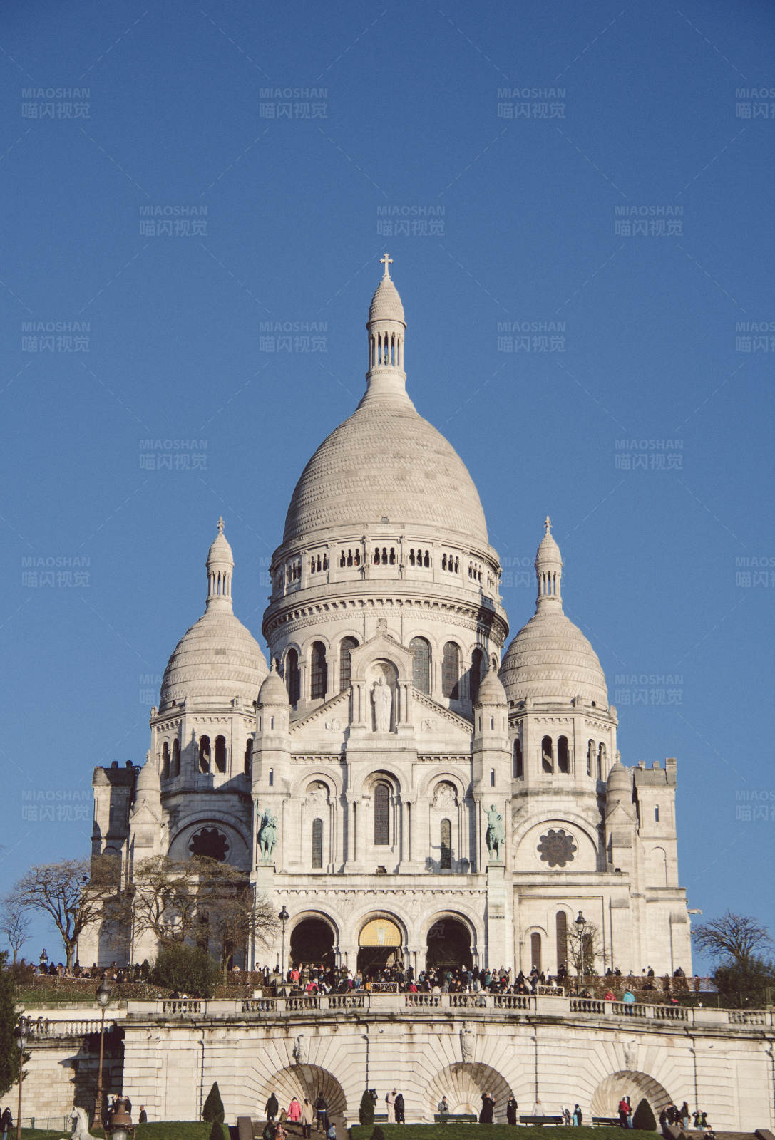 巴黎蒙马特圣心大教堂图片