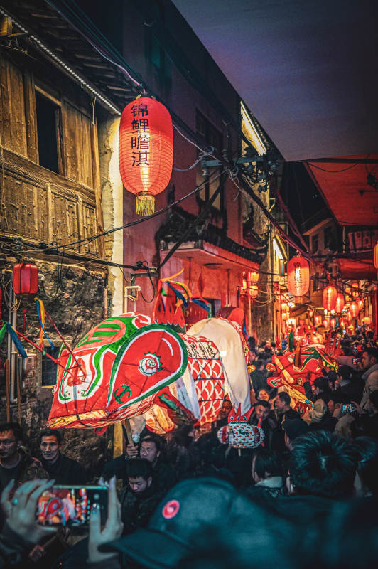 夜市灯笼游行图片