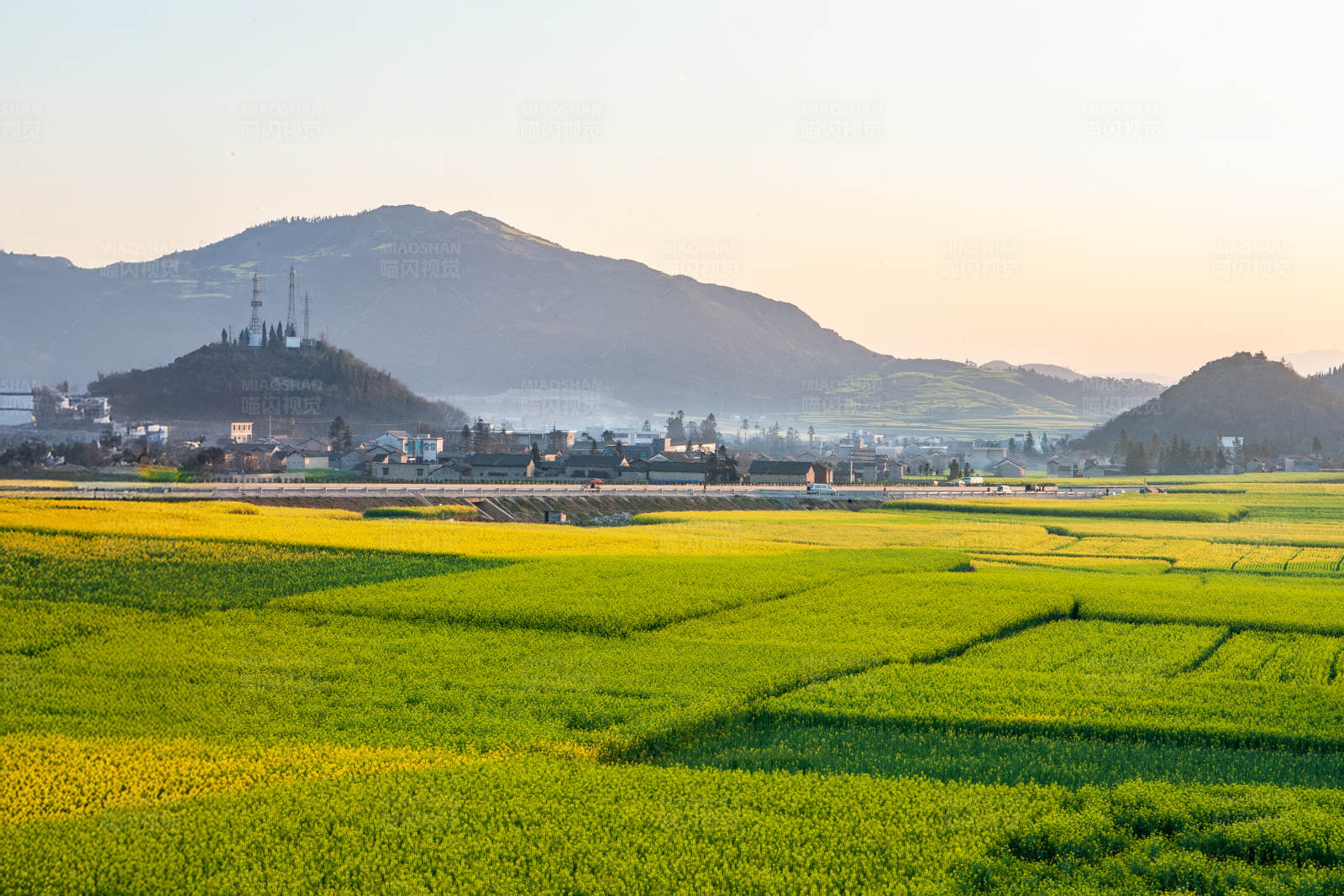 云南罗平田园风光图片