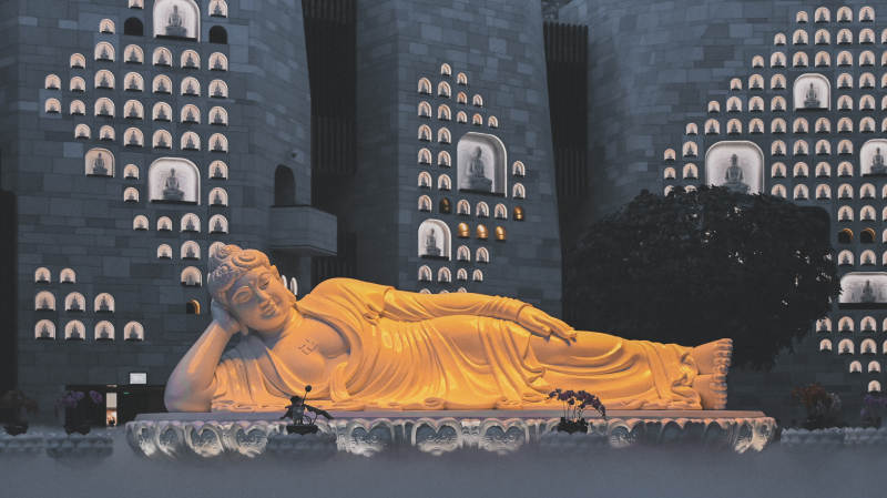 南京牛首山卧佛雕像图片