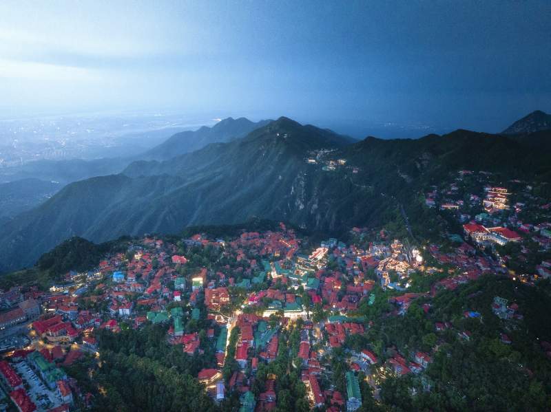 暮光庐山轱岭图片