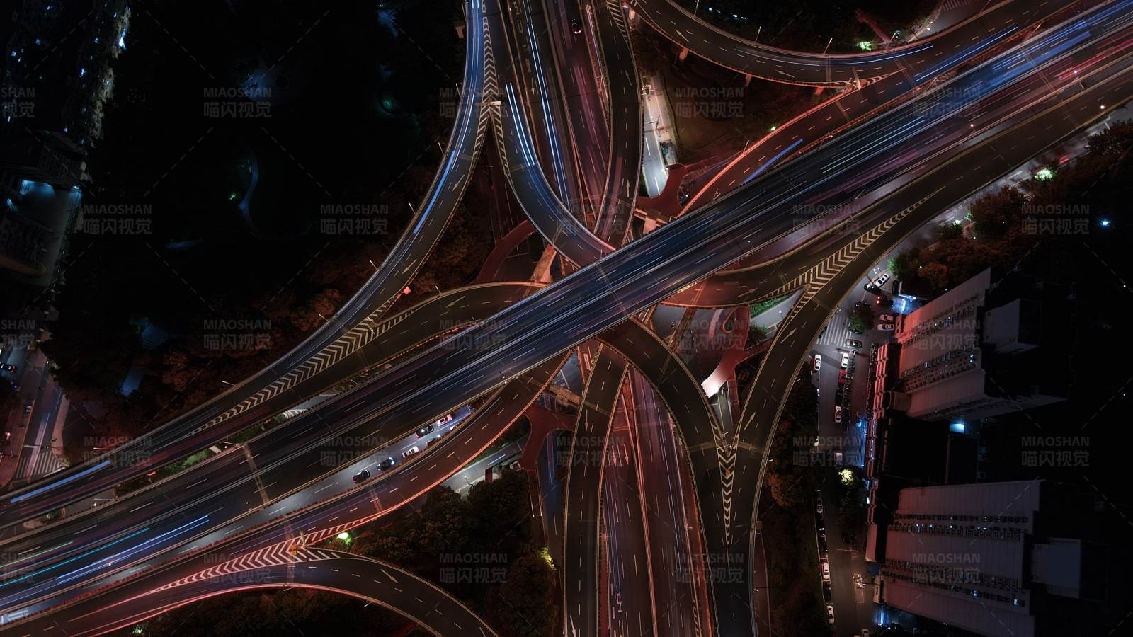 航拍上海夜景立交桥图片