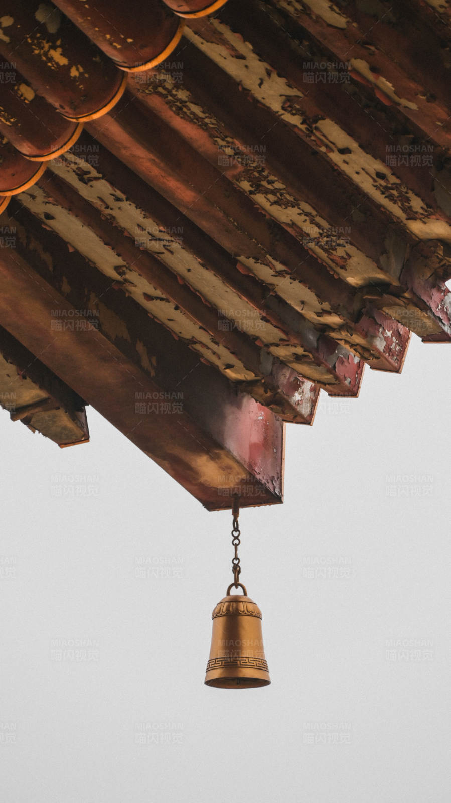 古刹风铃图片