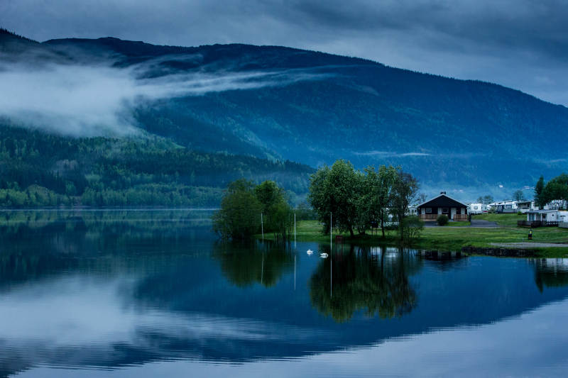 湖光山色宁静夜 (挪威)图片