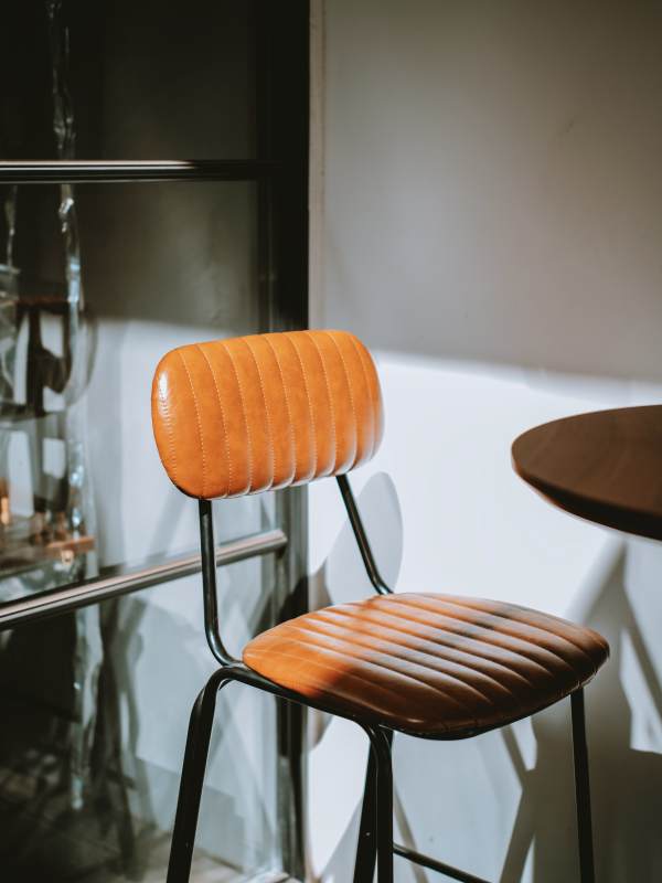 橙色条纹椅图片