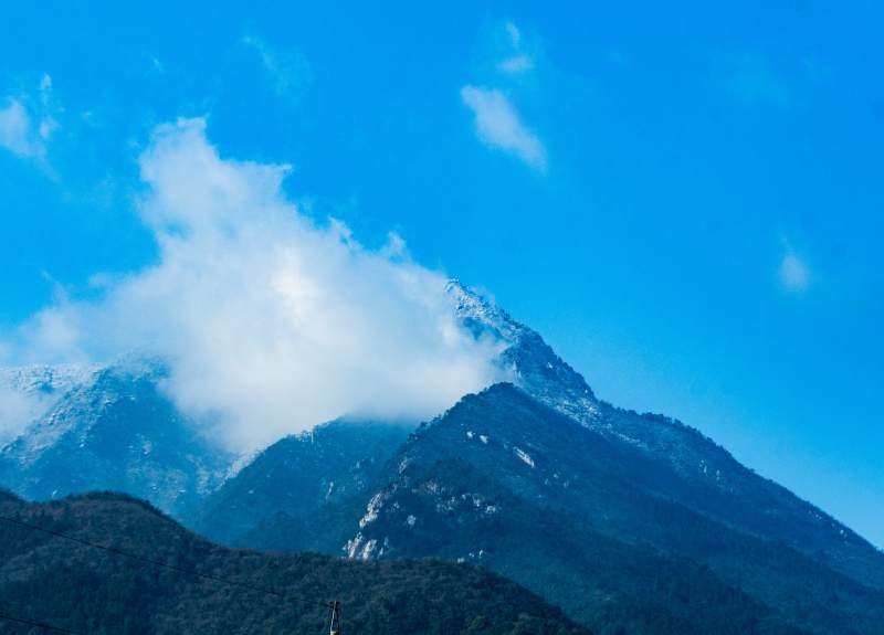 庐山云雾缭绕图片