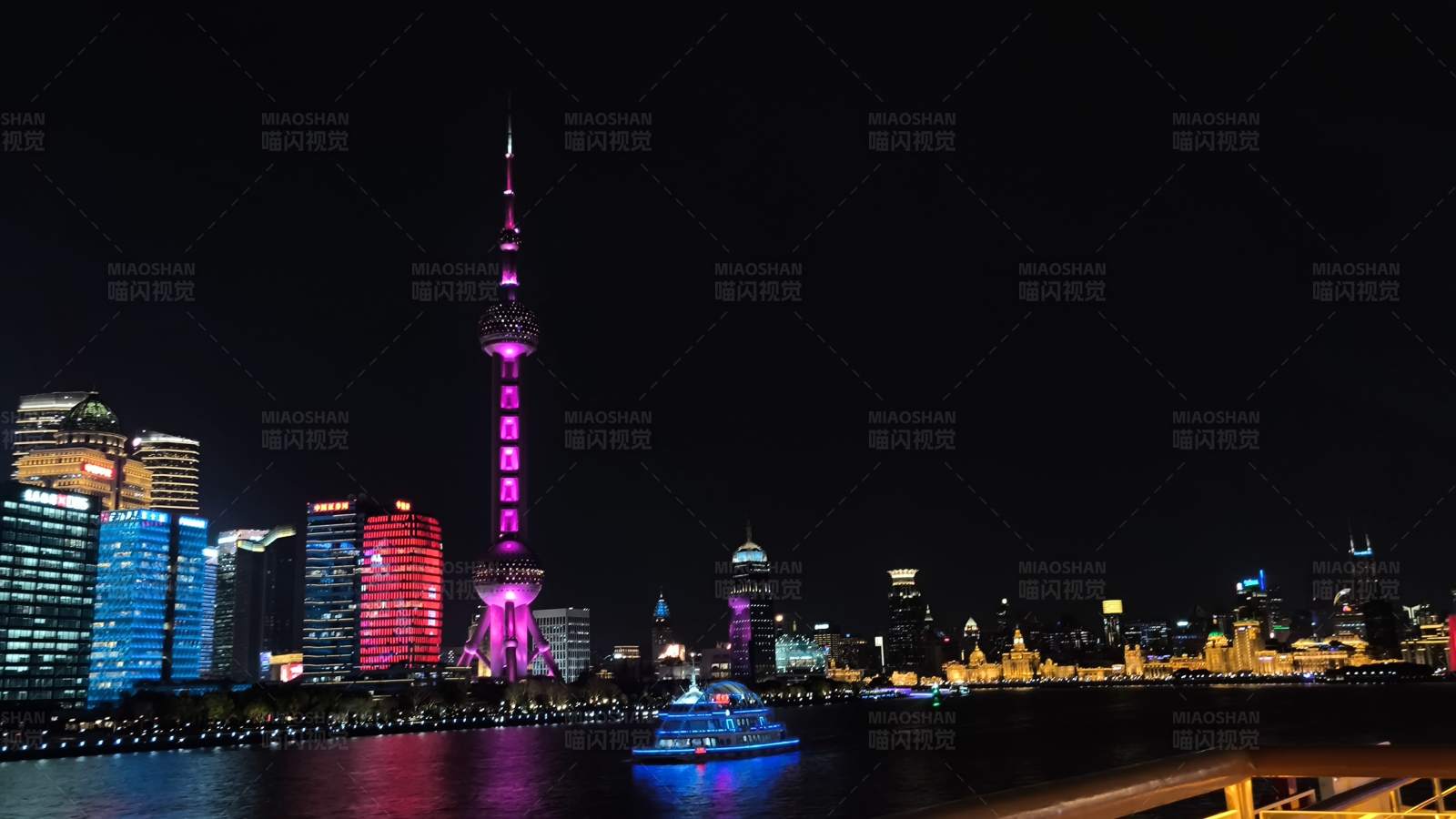 夜色中上海东方明珠图片