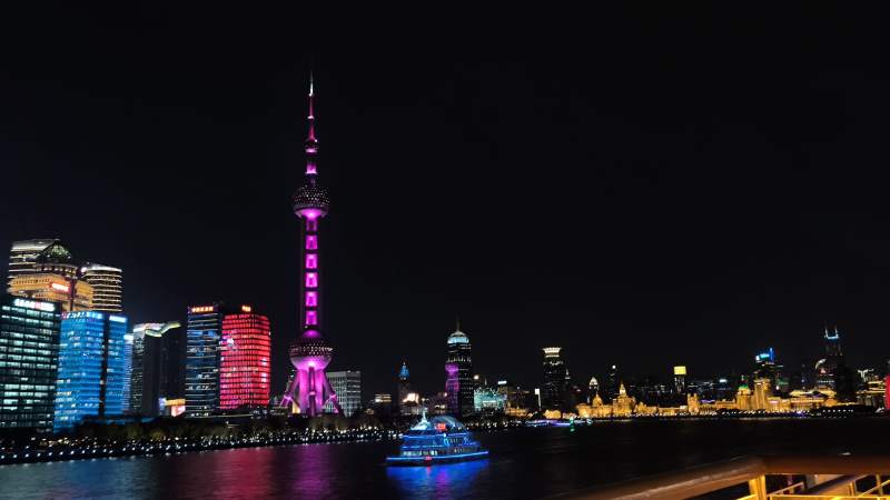 夜色中上海东方明珠图片