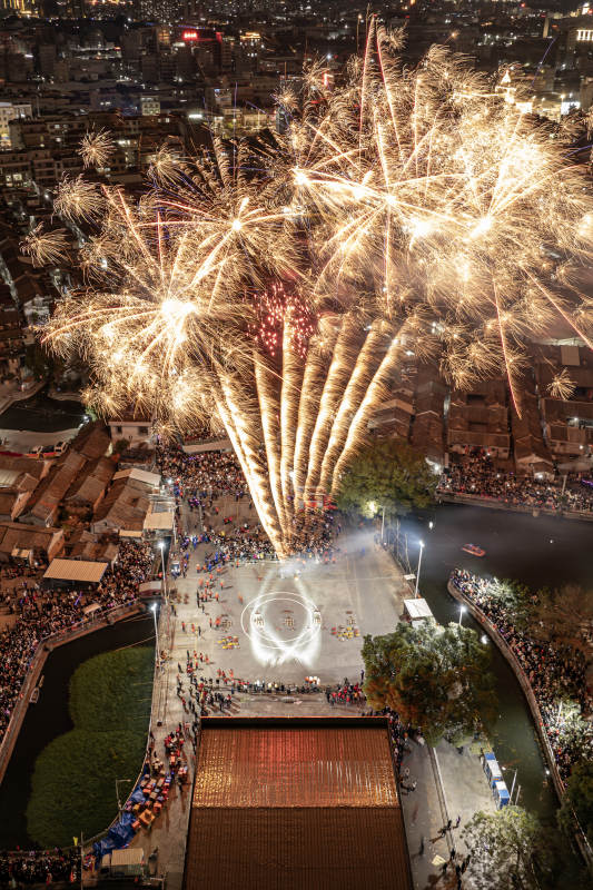 烟花绽放 庆祝盛典图片