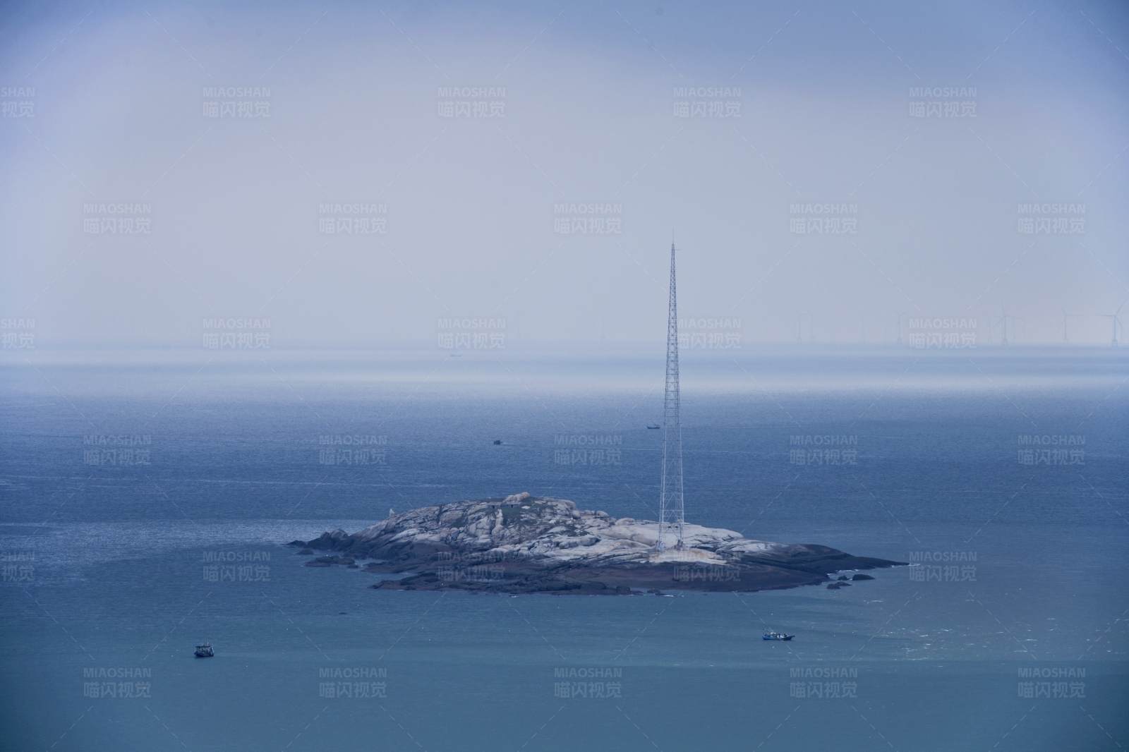孤岛灯塔图片