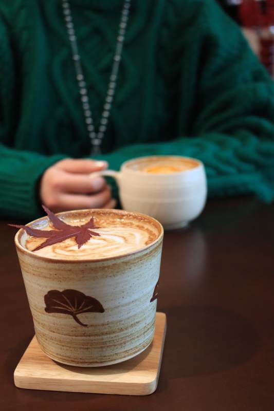 秋日暖饮 惬意时光图片