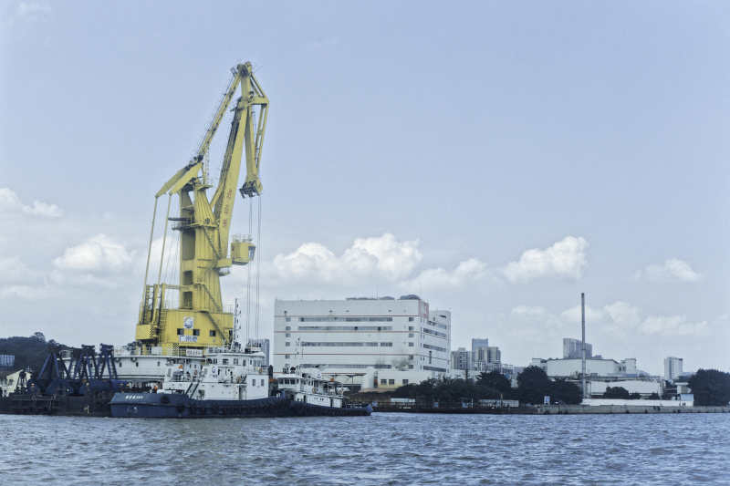 港口起重机作业图片