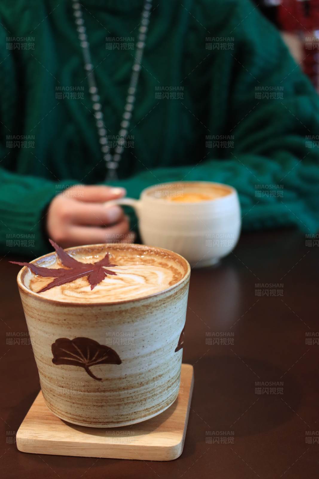 秋日暖饮 惬意时光图片