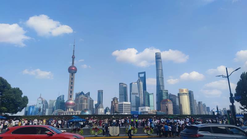 上海外滩与陆家嘴天际线图片