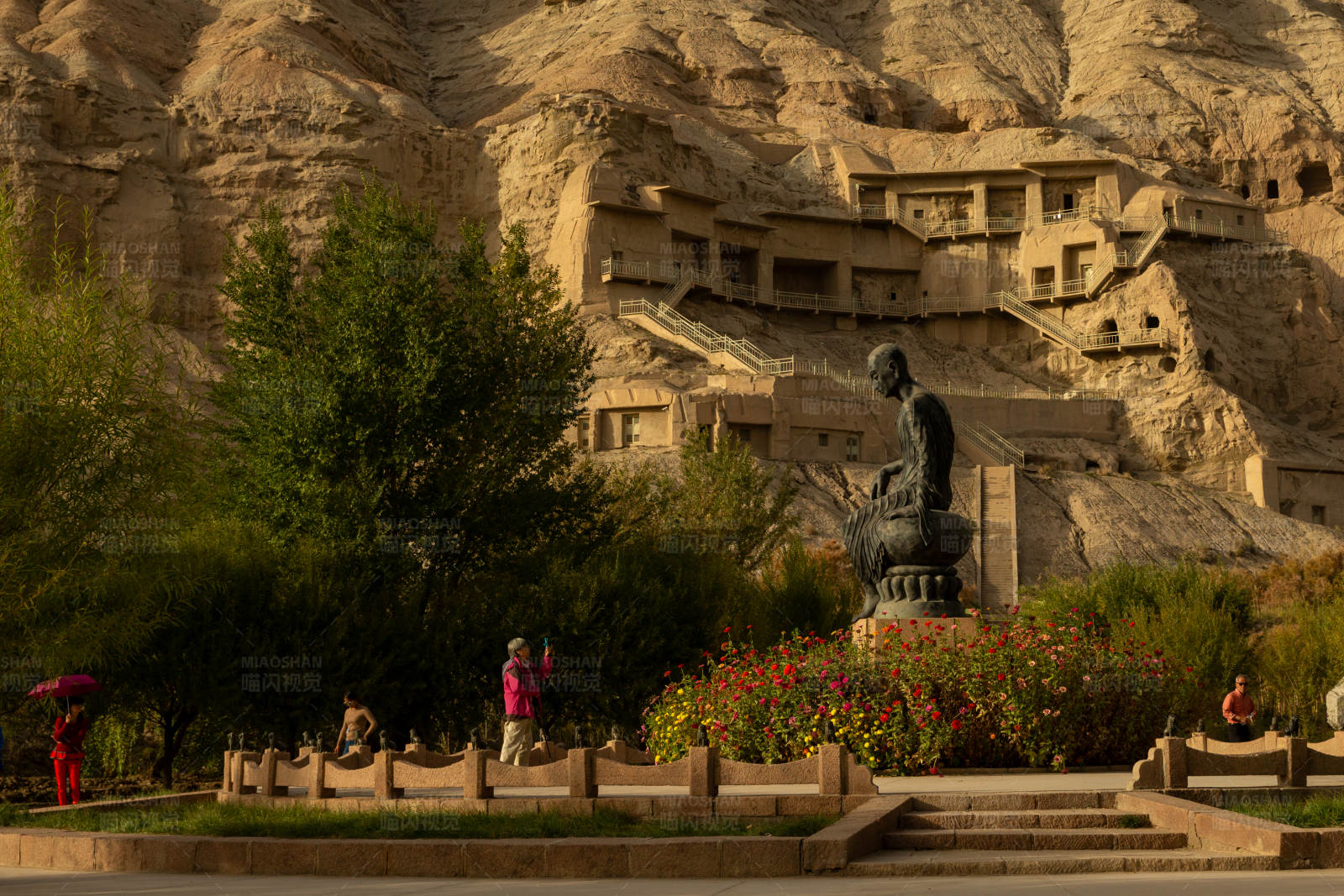 克孜尔千佛洞与苏巴什佛寺遗址图片