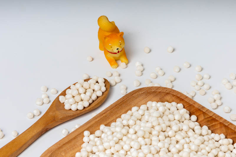 小狗与西米谷物图片