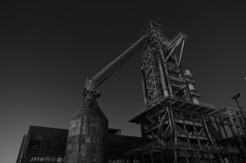 工业遗迹夜景图片