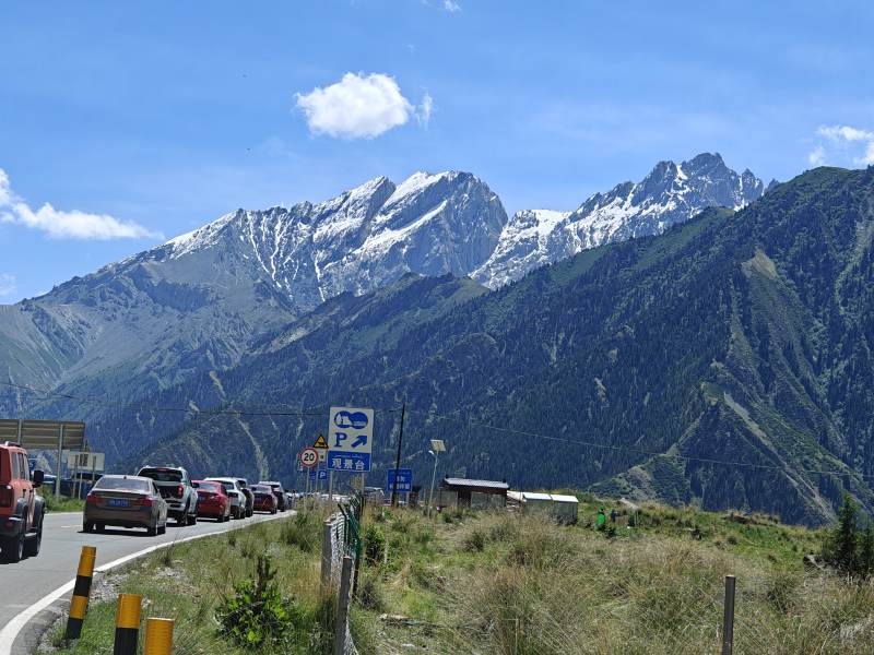 高山雪景独库公路行图片