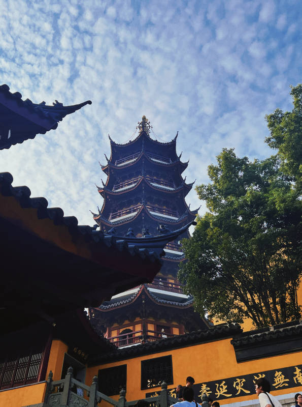 鸡鸣寺古塔蓝天图片