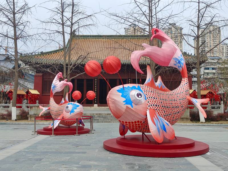 春节鱼灯装饰图片