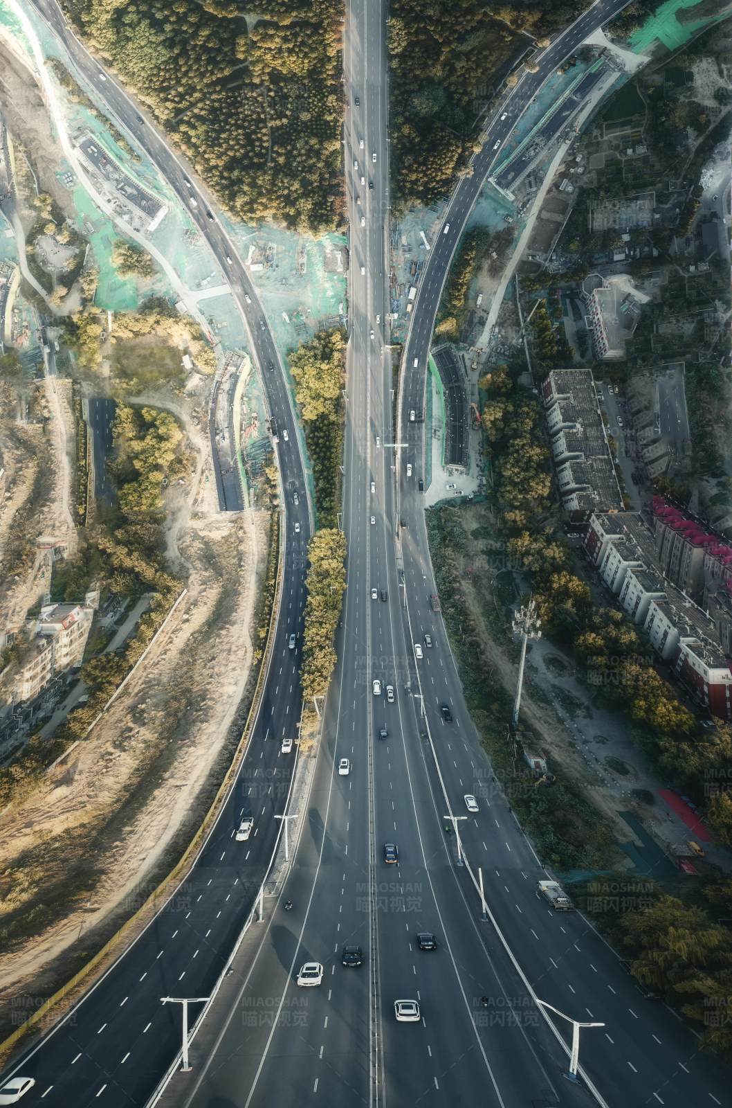 城市高架桥俯瞰图图片