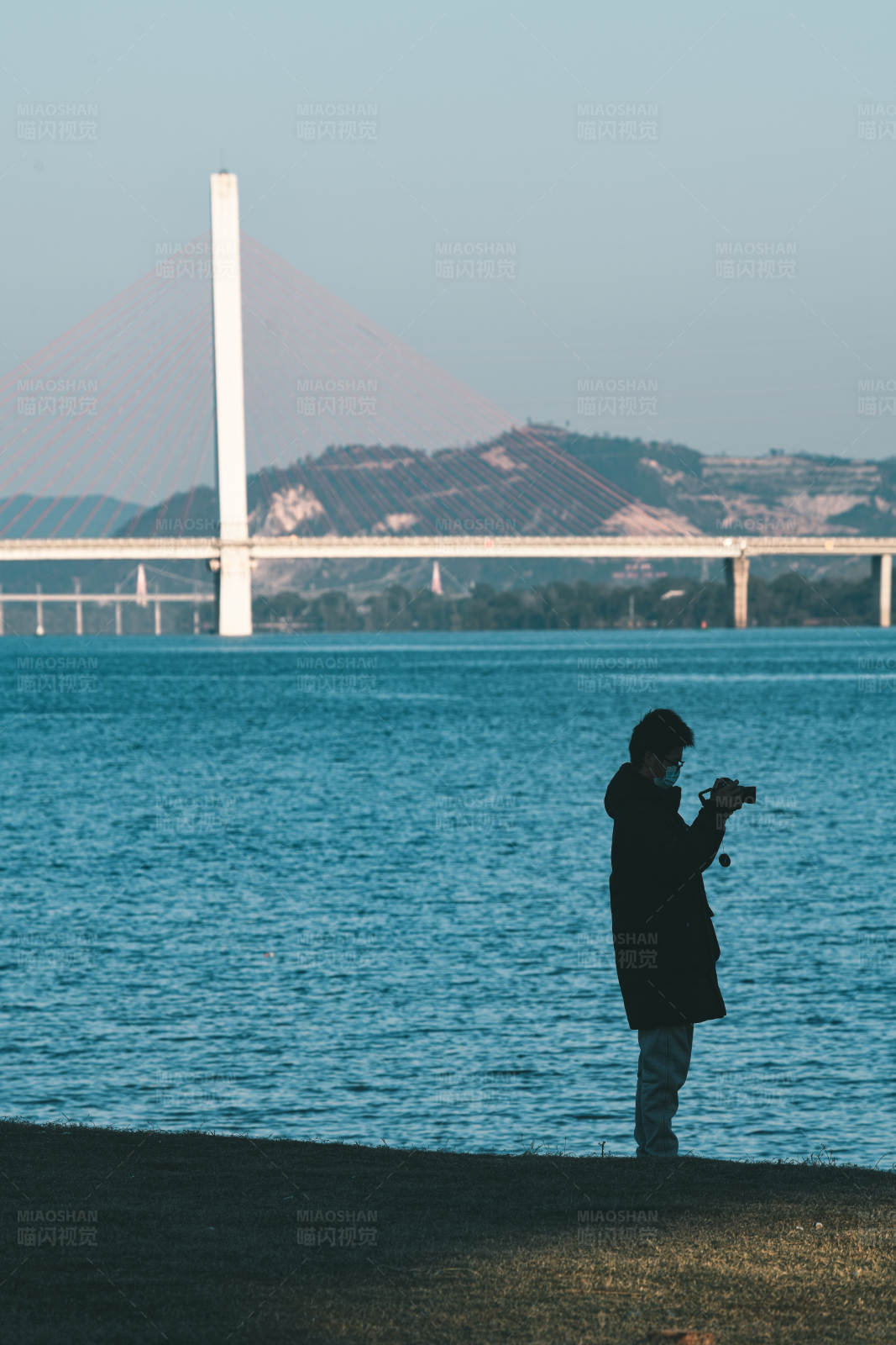 湖畔摄影师图片