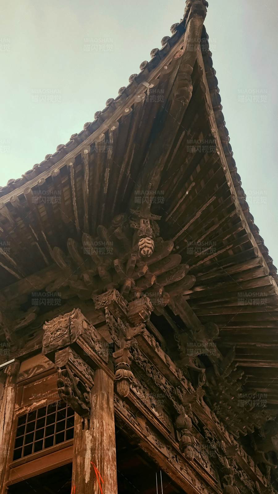 古建筑的屋檐细节图片