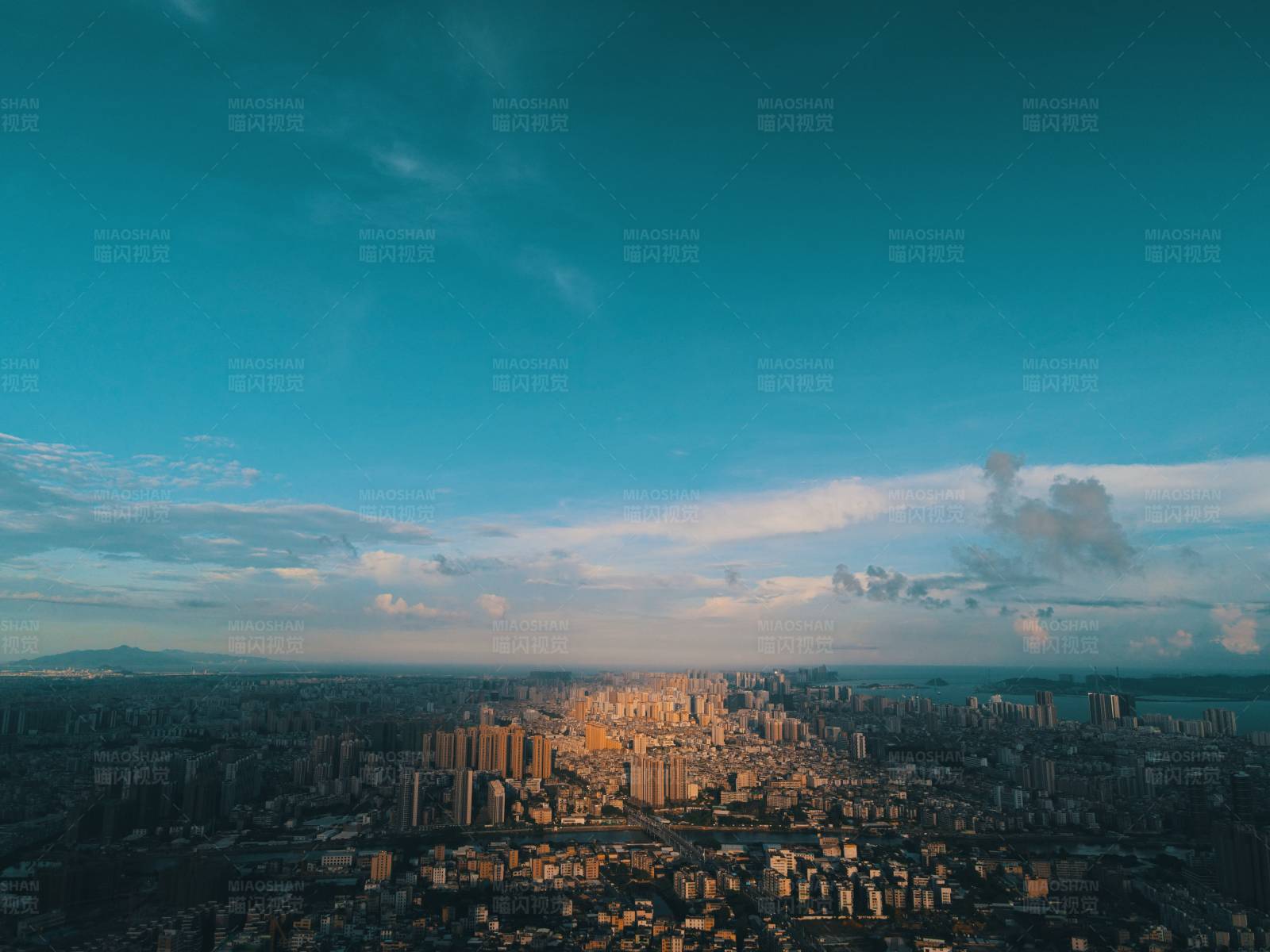 城市黄昏全景图片