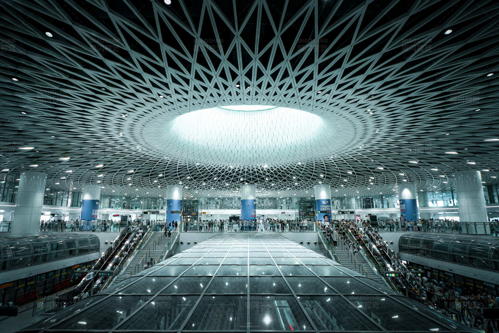 深圳之眼-岗厦北地铁站图片