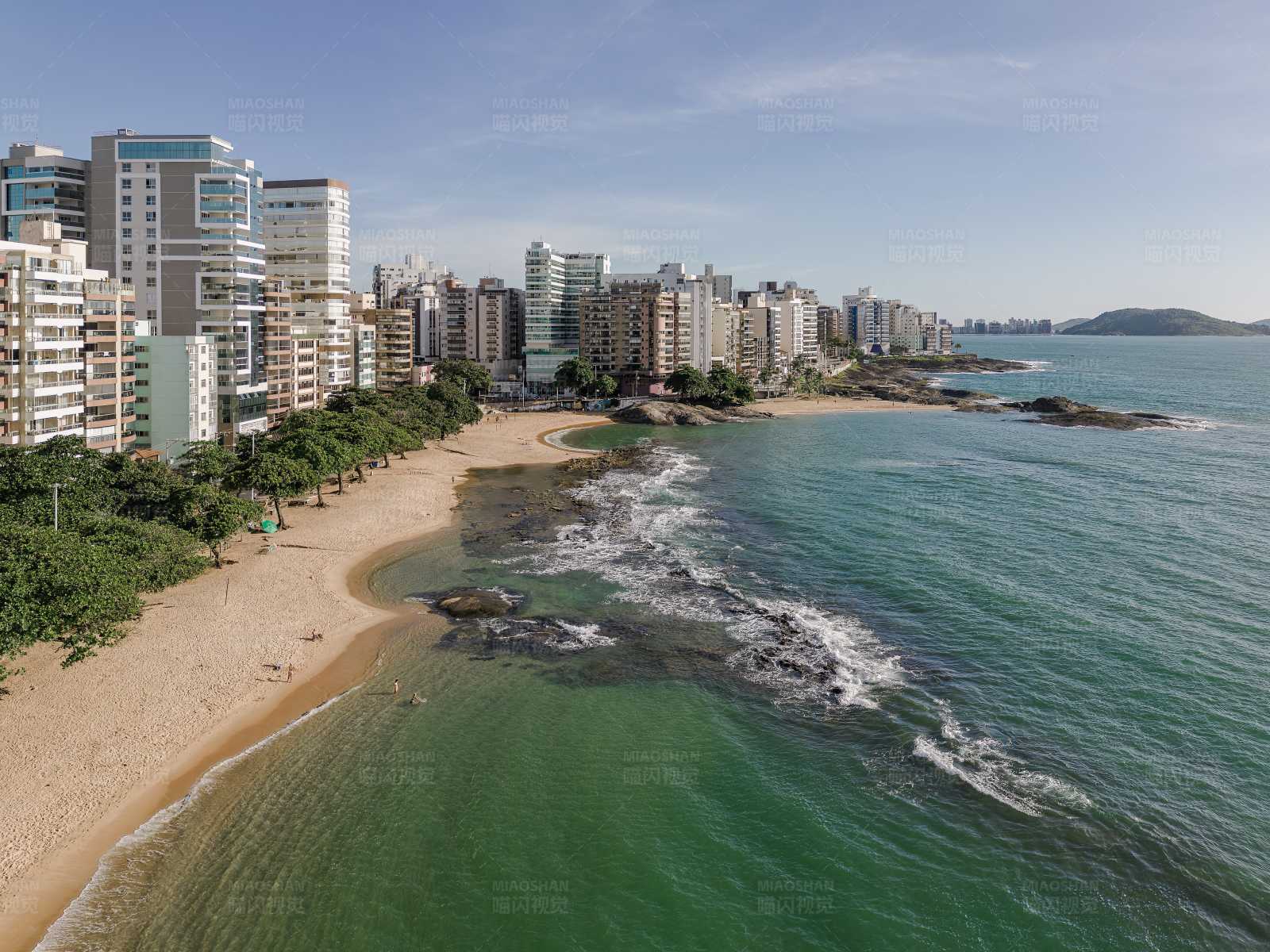 海滨城市天际线图片