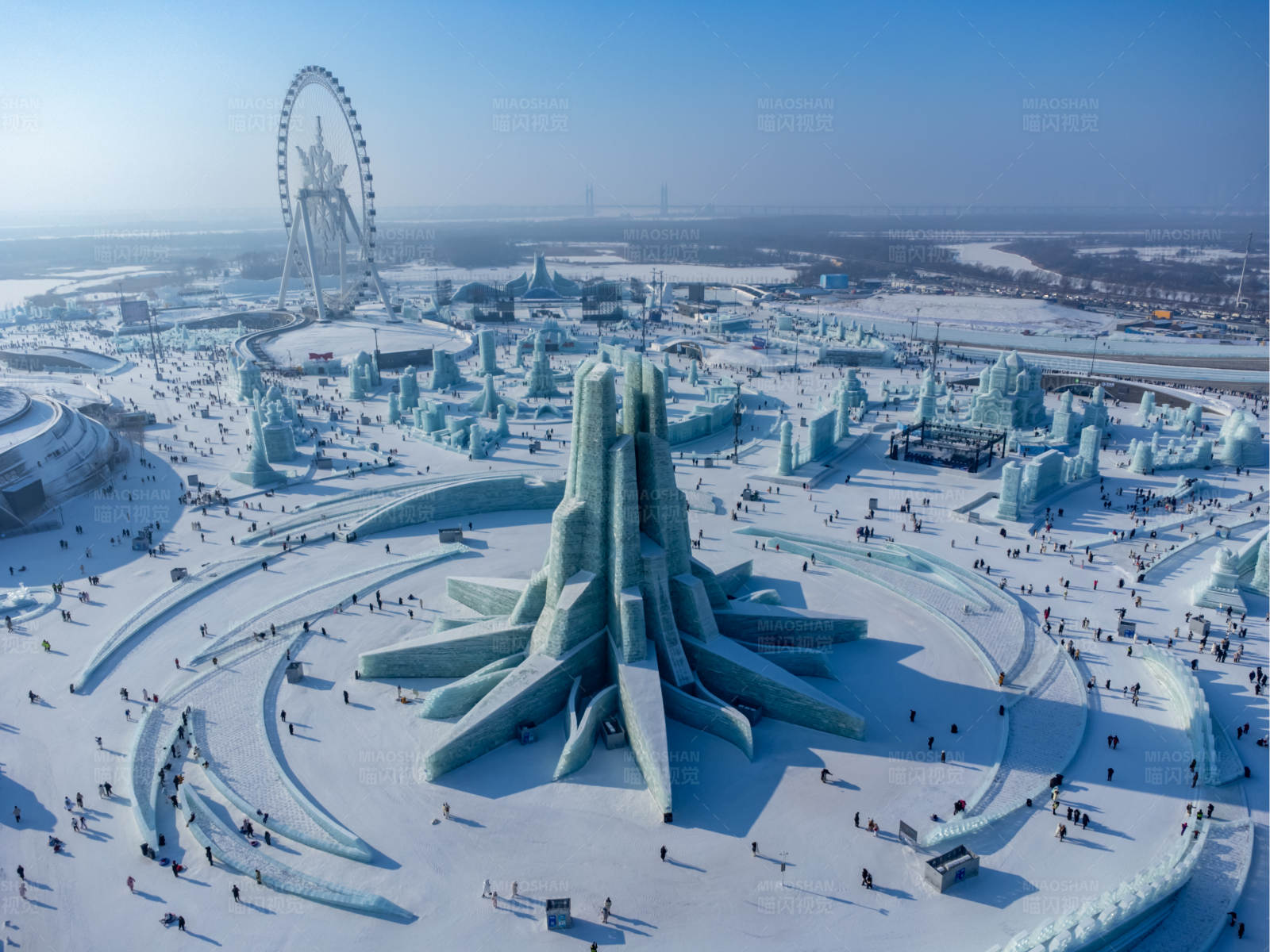 冰雪嘉年华全景图片