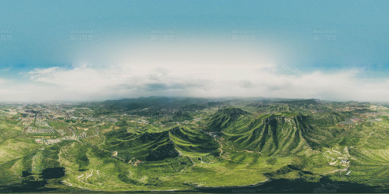 绿色山脉全景图图片