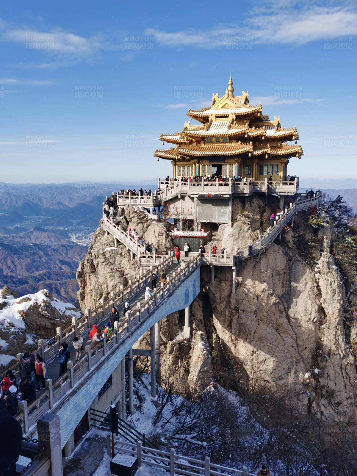 悬空金顶 云中仙境图片