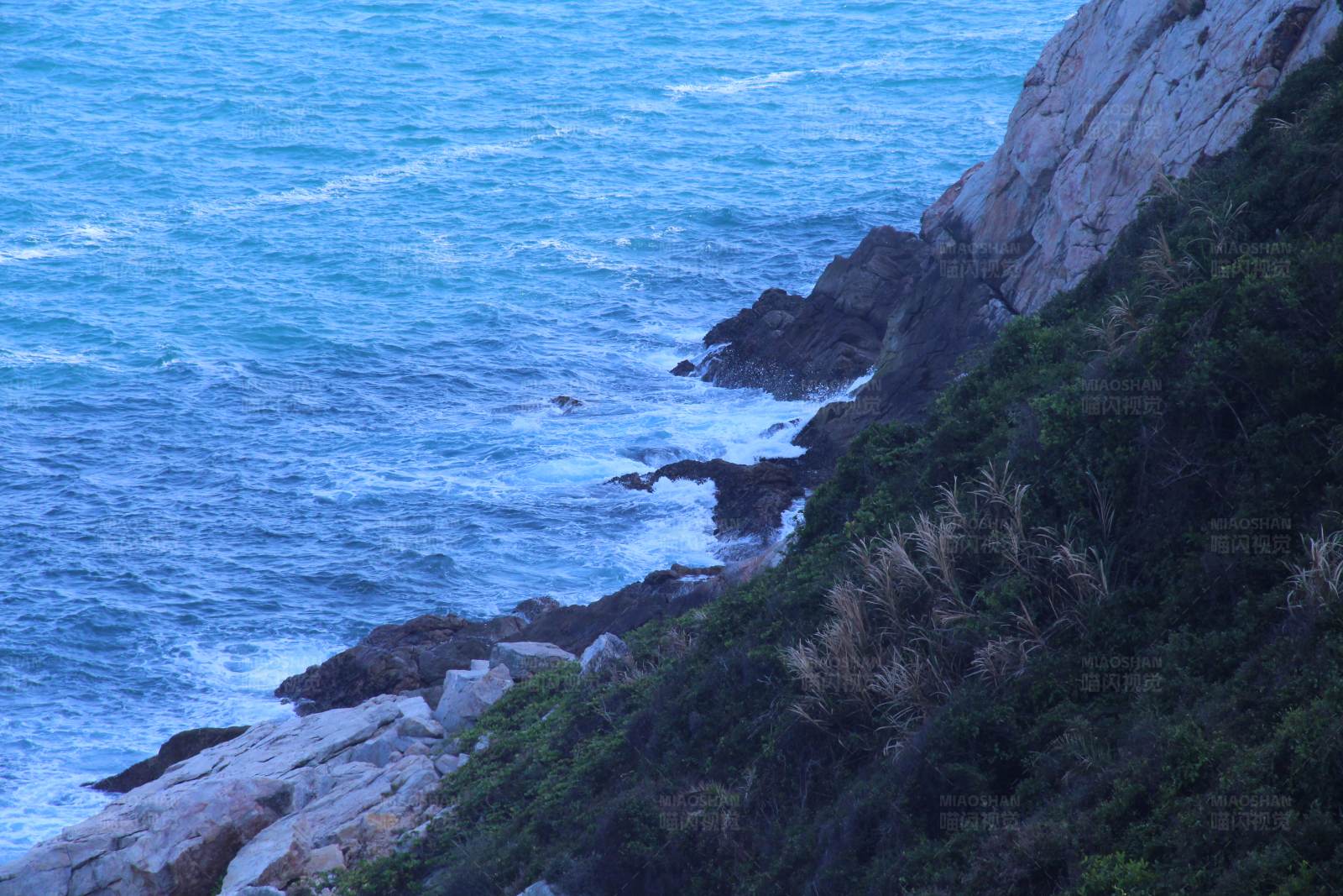 一半山一半海图片