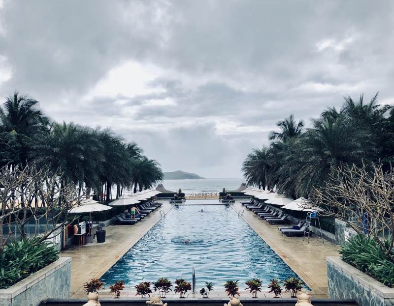 热带度假村泳池景观图片