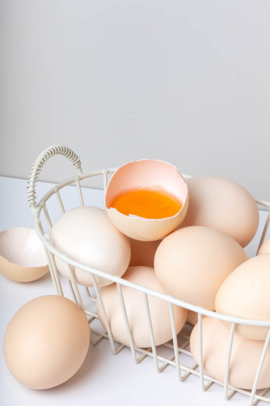 篮子里的鸡蛋图片