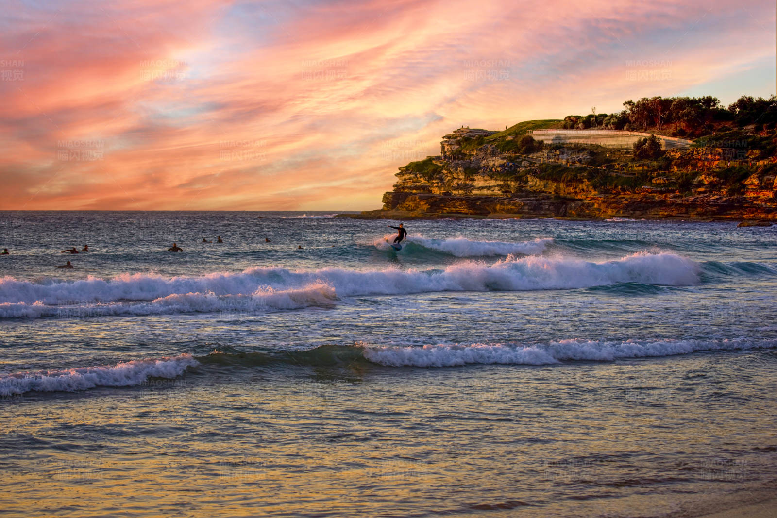 日落冲浪(悉尼邦黛)图片
