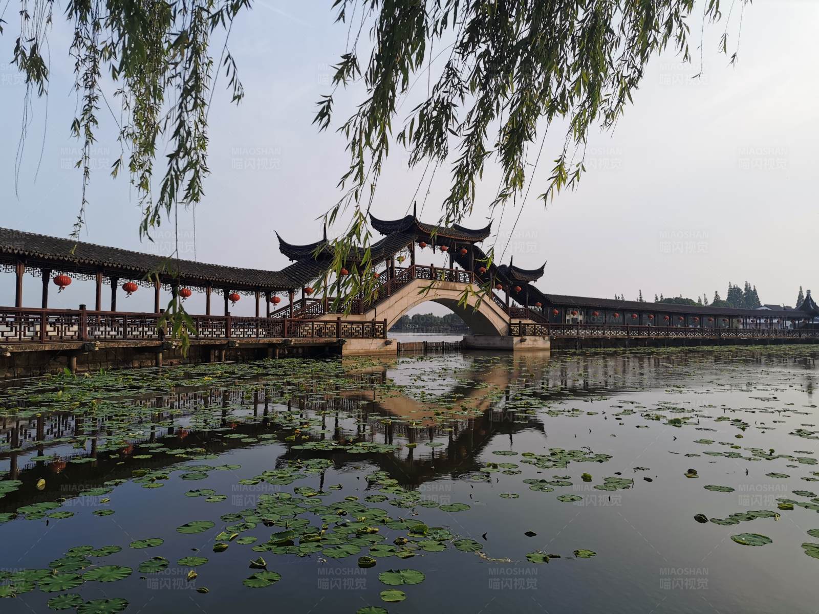 江南水乡古桥风景图片