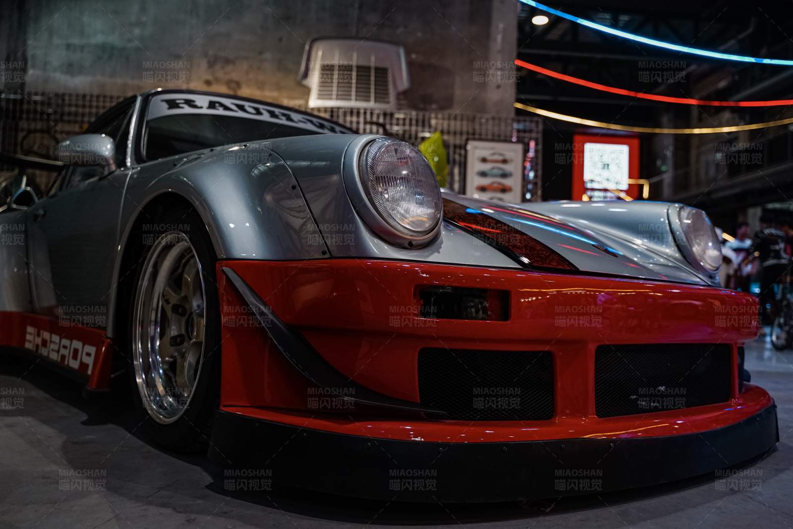 经典赛车展示图片
