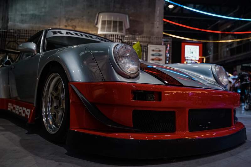 经典赛车展示图片