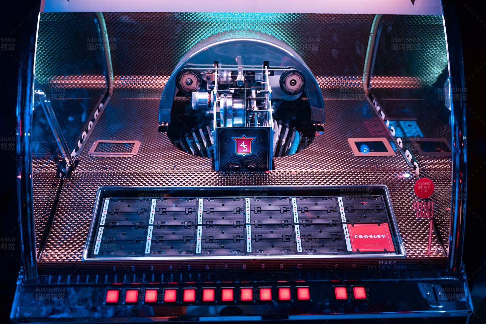 复古点唱机图片