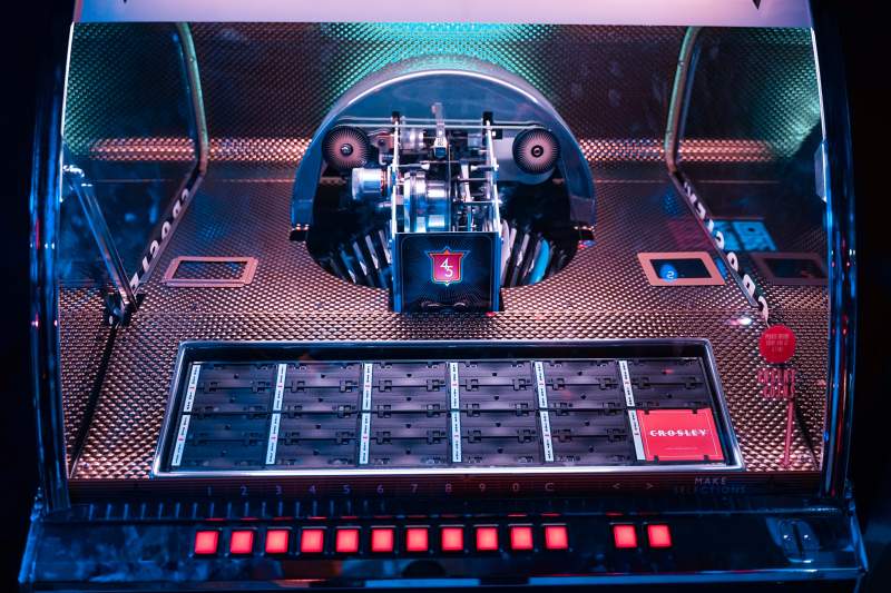 复古点唱机图片