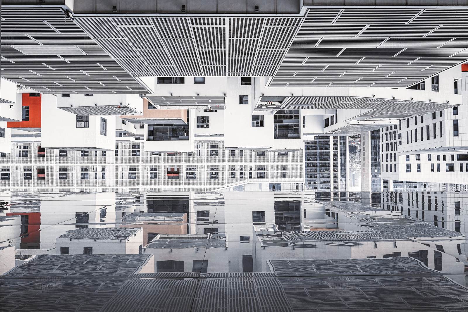 现代建筑的对称美感图片