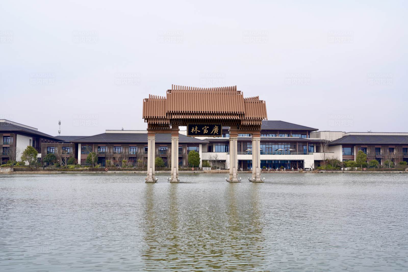 湖中古建筑-广富林图片